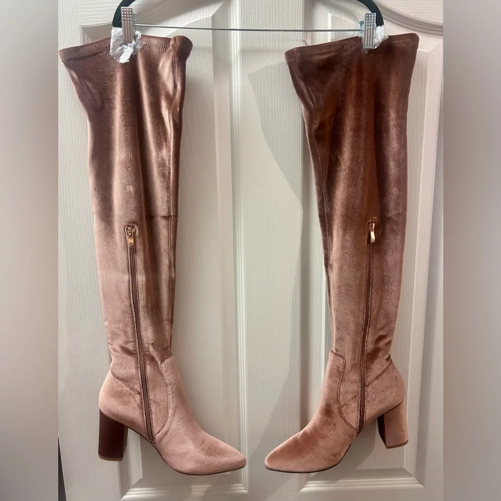 👢Smash NIB “Malia Over the Knee” Chic Velvet Boots in Nude Color